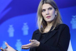 Πράσινο σε γαλάζιο φόντο