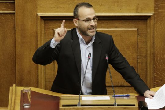 Γ. Γκιόκας: Η μεταφορά τεθωρακισμένων στην Ουκρανία προέκυψε από την προηγούμενη συνάντηση Μητσοτάκη–Σολτς