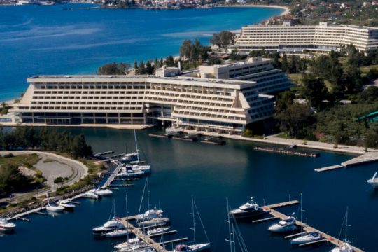 Αμερικανικό φλερτ στον όμιλο Ιβάν Σαββίδη