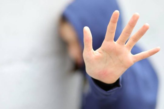 Κόλαφος για τον πρώην ντράμερ η ψυχολόγος που εξέτασε την ανήλικη καταγγέλλουσα