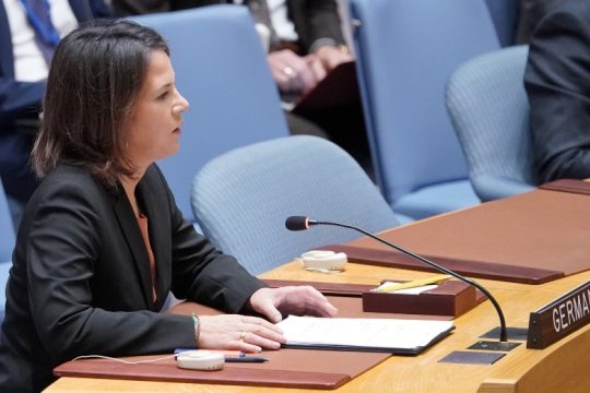 Η Μπέρμποκ ξέκοψε το αίτημα της Πολωνίας για πολεμικές αποζημιώσεις
