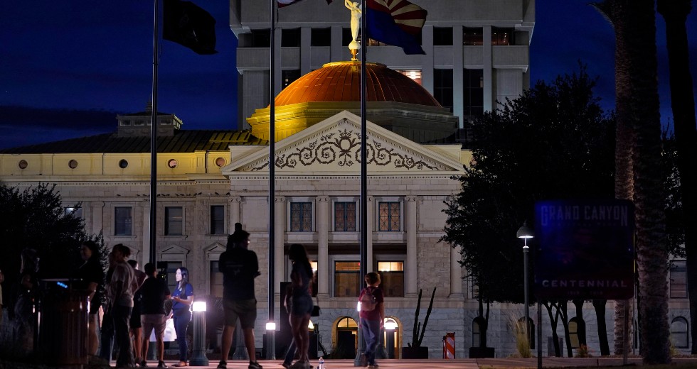 Δικαστήριο της Αριζόνα κάνει και πάλι νόμιμες τις αμβλώσεις