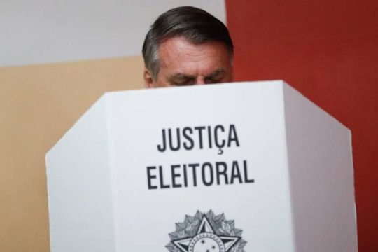 Άφαντος ο Μπολσονάρο, σχεδόν ένα 24ωρο μετά τη νίκη του Λούλα