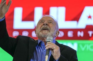 Ο Λούλα φέρνει ελπίδα, διακύβευμα η δημοκρατία