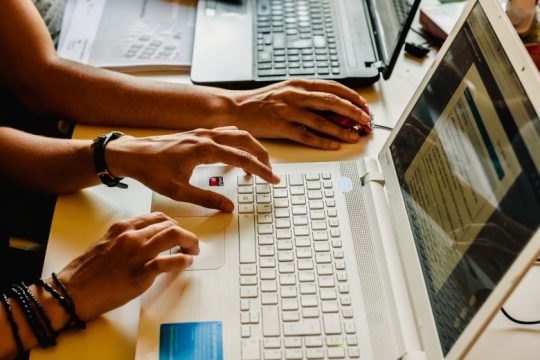 Παράταση έως τέλος Οκτωβρίου για εξαργύρωση voucher εκπαιδευτικών