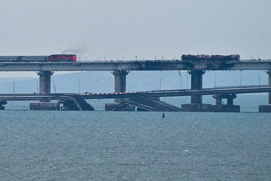 Μόσχα: Οι ουκρανικές ειδικές υπηρεσίες «πίσω» από την έκρηξη στην Κριμαία
