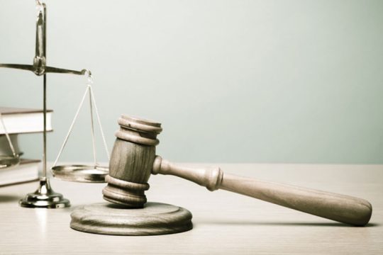 Συνελήφθη η ασκούμενη που κατήγγειλε ποινικολόγο