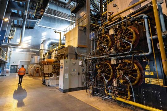 Η Ευρώπη αναζητεί μηχανισμό για να πέσουν οι τιμές του φυσικού αερίου
