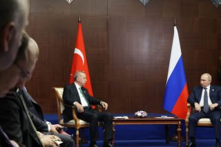 Ανοίγματα διαλόγου από Αγκυρα προς Αθήνα σε… όλα τα επίπεδα