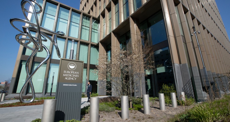EMA: Κίνδυνος θανάτου από παρατεταμένη χρήση φαρμάκων που συνδυάζουν ιβουπροφαίνη και κωδεΐνη