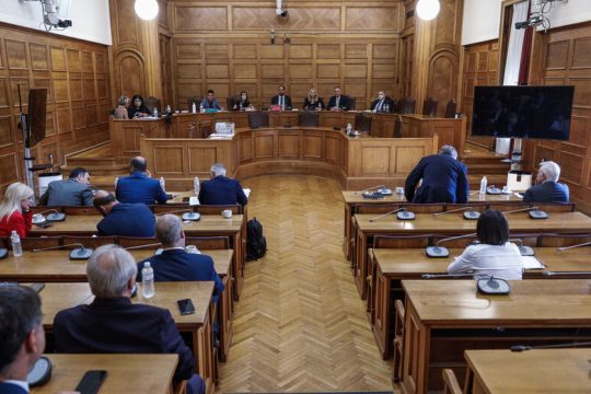 Μέχρι τέλους το «κουκούλωμα» των υποκλοπών στην εξεταστική