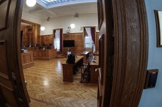 Μας «παρακολουθούν» και από το εξωτερικό