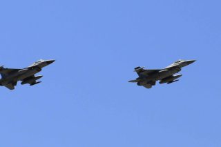 Αντιπαράθεση κυβέρνησης και αντιπολίτευσης για τα F-16
