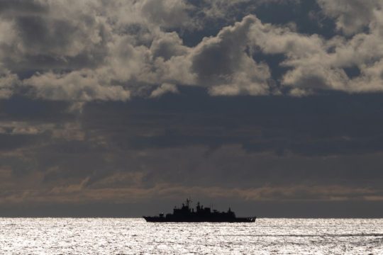 Στο μάτι των Βαλτικών χωρών η ρωσική ηλεκτροδότηση και ο σκιώδης στόλος της
