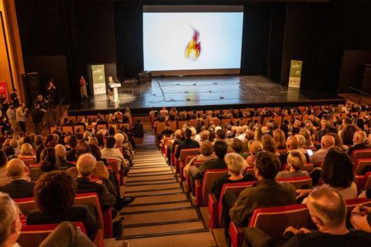 Φλόγα: 40 χρόνια αγάπη και στήριξη 20 χρόνια μια ανοιχτή αγκαλιά φιλοξενίας