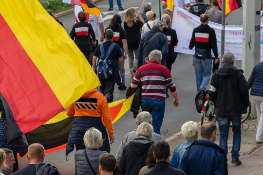Μαζικές πορείες στη Γερμανία για δίκαιη διανομή των κρατικών πόρων