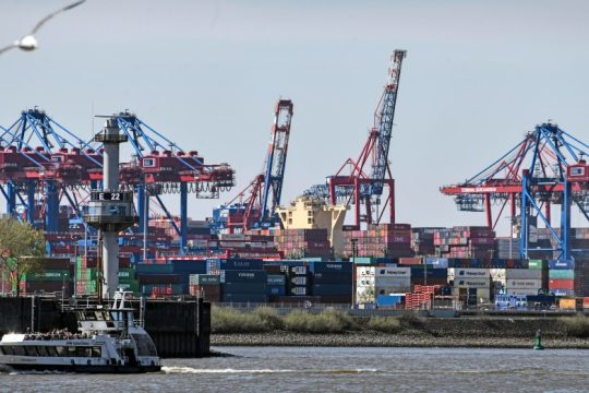 Με μειωμένο ποσοστό 25% στην Cosco το λιμάνι του Αμβούργου