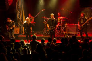 Ανταπόκριση: Thee Holy Strangers, Eliana One Woman Band 