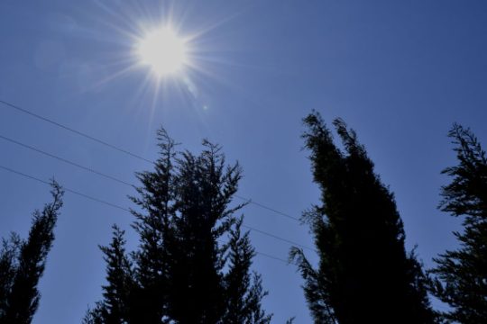 Μέχρι σήμερα οι υψηλές για την εποχή θερμοκρασίες
