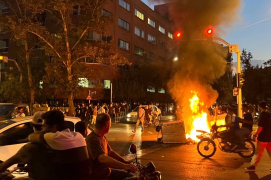 Διεθνοποιείται το κίνημα για την Αμινί – Ασταμάτητη η εξέγερση στο Ιράν
