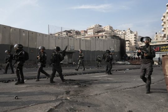 Τεταμένη κατάσταση στην Αν. Ιερουσαλήμ, συλλήψεις Παλαιστινίων έπειτα από συγκρούσεις