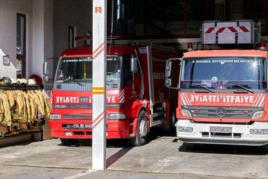 Φωτιά σε ουρανοξύστη στην Κωνσταντινούπολη