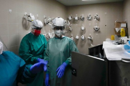 Επιστρέφουν στην εργασία τους οι ανεμβολίαστοι υγειονομικοί στην Ιταλία