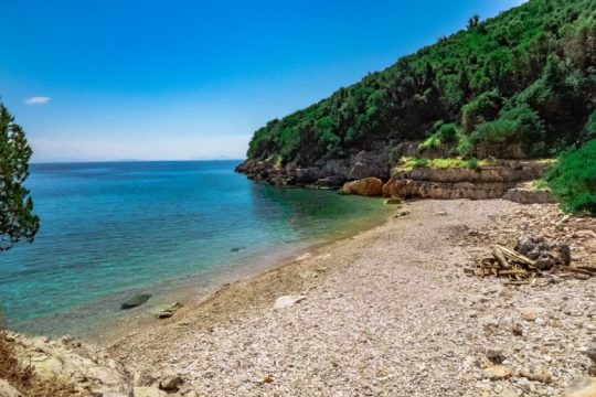 Θα γίνω σαν το σίδερο και τη σκληρή την πέτρα
