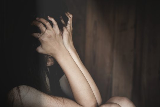 Αποτροπιασμός με καταγγελία για απαγωγή και βιασμό 14χρονης στη Νίκαια