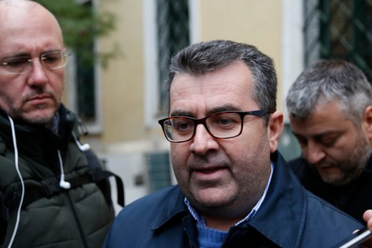 Συκοφαντικές και με τη βούλα οι αναρτήσεις Κουρτάκη για Τσίπρα