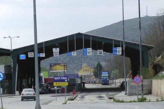 Εννέα αστυνομικοί στο κύκλωμα παράτυπης μετανάστευσης στη Β. Ελλάδα