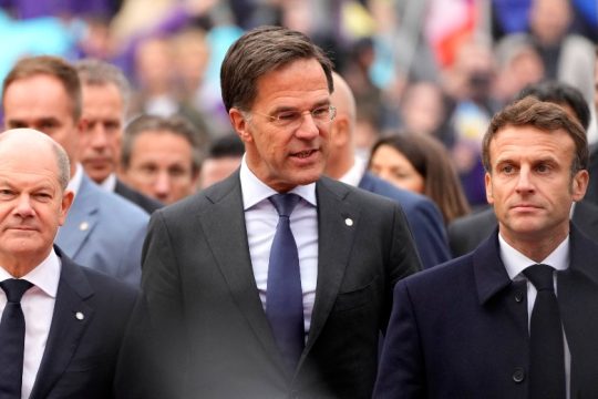 «Επικίνδυνες αποστολές» στη σύνοδο κορυφής των «27»
