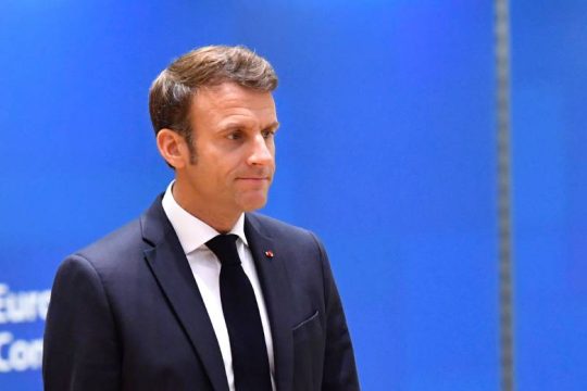 Μακρόν κατά Μπάιντεν για τις τιμές πώλησης του LNG