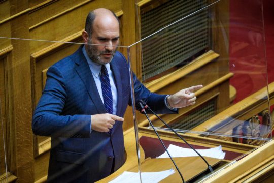 Μαρκόπουλος κατά Τσίπρα: Εκτός από τον στρουθοκαμηλισμό υπάρχει και ο παπαγαλισμός