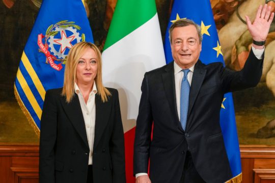 Ακροδεξιά εποχή Μελόνι στην Ιταλία και «αντίο» Ντράγκι