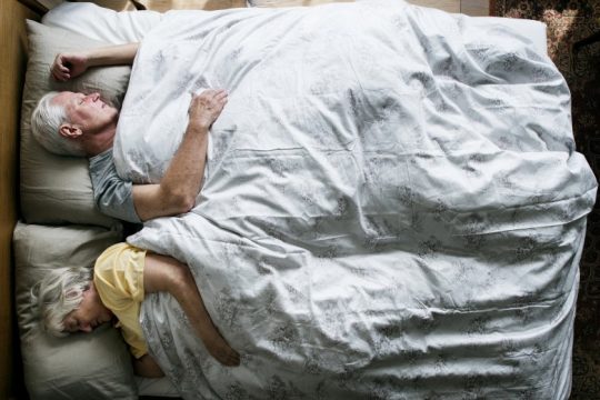 Κίνδυνος για χρόνιες παθήσεις αν κοιμόμαστε λιγότερο από 5 ώρες το βράδυ