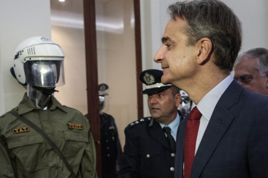 ΚΚΕ: Άθλια προσπάθεια Μητσοτάκη να τσουβαλιάσει εγκλήματα με μαζική λαϊκή δράση