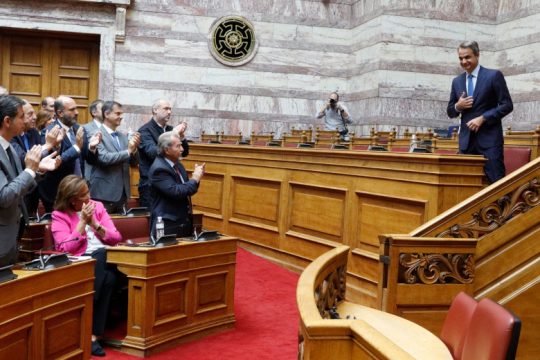 Μασάζ στους βουλευτές, αιχμές κατά Άγκυρας και… ΣΥΡΙΖΑ