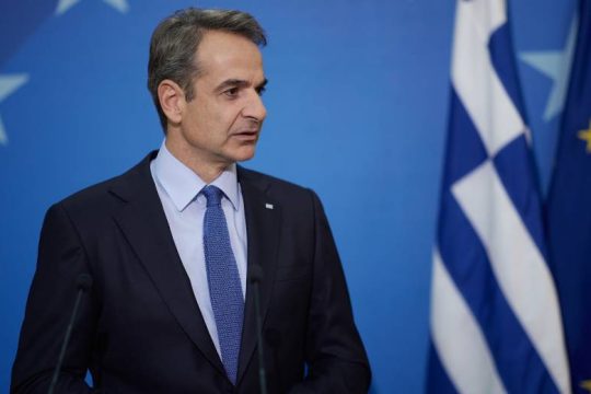 Κινδυνολόγησε και αυτοεπαινέθηκε στις Βρυξέλλες
