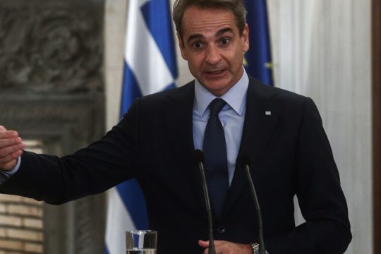 Νέες αποκαλύψεις με νέα ερωτήματα για τις υποκλοπές