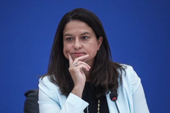 Ηχηρό χαστούκι σε Κεραμέως και ΟΛΜΕ από 37 ΕΛΜΕ