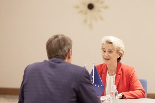 Λειτουργούν με όρους μαφίας