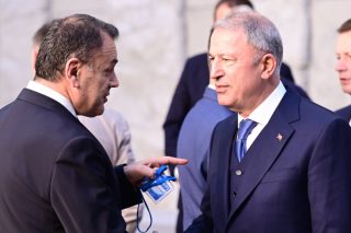 Τετ α τετ Παναγιωτόπουλου με Ακάρ – Τι συζήτησαν