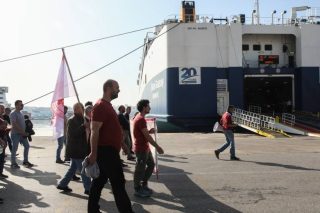 Κανένας κάβος δεν έλυσε στο λιμάνι του Πειραιά