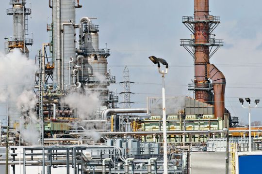 Νέο άλμα στις τιμές πετρελαίου ενόψει μείωσης παραγωγής απ’ τον ΟΠΕΚ+
