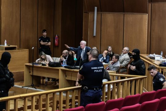 Τα κόμματα της αντιπολίτευσης για τον ναζιστικό χαιρετισμό του Κ. Πλεύρη