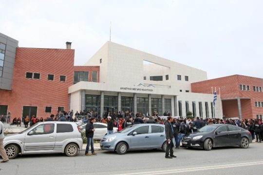 Δύο προφυλακίσεις για τη δολοφονία 53χρονου με τσεκούρι στη Χαλκιδική