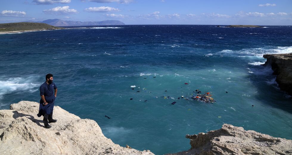Υγρός τάφος για τουλάχιστον 33 ξεριζωμένους