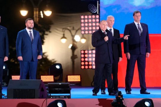 Πέρασαν και από την Άνω Βουλή της Ρωσίας οι συνθήκες προσάρτησης ουκρανικών εδαφών