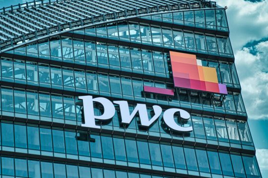 Στο Ευρωκοινοβούλιο το «δίπορτο» της PwC